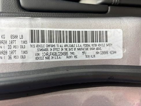 Used 2020 Jeep Grand Cherokee Altitude AWD/4WD image 28