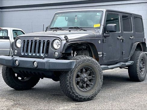 Used 2018 Jeep Wrangler Unlimited Sport S image 2