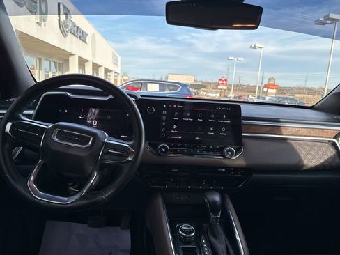 Used 2023 GMC Canyon Denali image 12