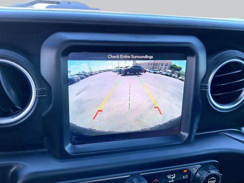 Used 2018 Jeep Wrangler Unlimited Sahara w/ Quick Order Package 24M Moab AWD/4WD image 23