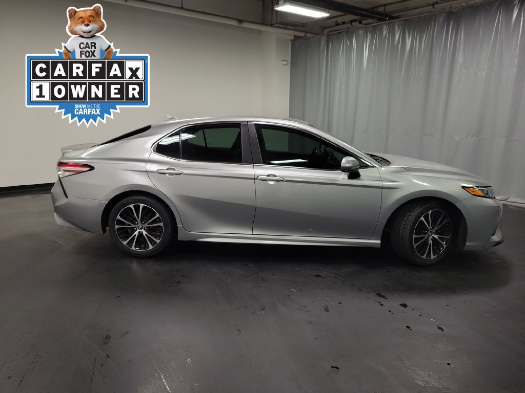 Used 2020 Toyota Camry SE FWD image 9