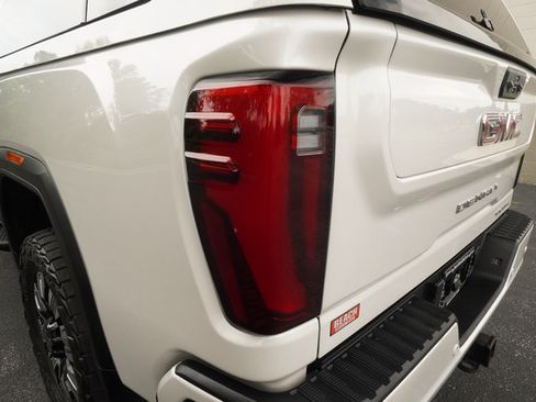 Used 2025 GMC Sierra 2500 Denali w/ Denali Reserve Package AWD/4WD image 36