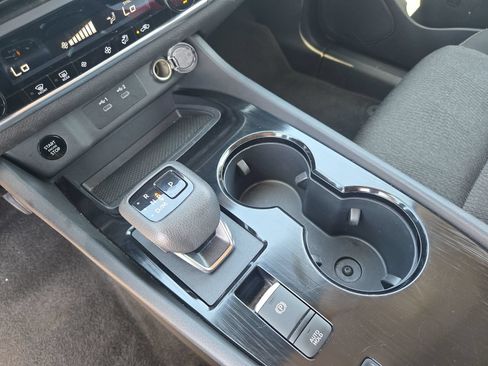 Certified 2025 Nissan Rogue SV FWD image 25