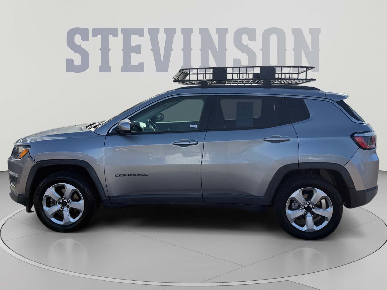 Used 2017 Jeep Compass Latitude AWD/4WD image 2
