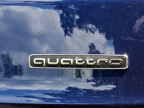Certified 2025 Audi Q3 2.0T Premium w/ Convenience Package AWD/4WD image 32