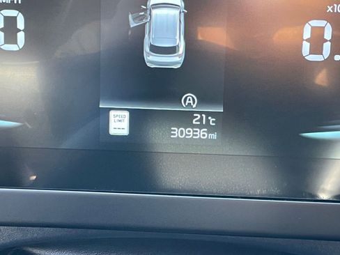 Used 2025 Kia Sportage LX image 40