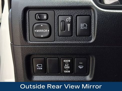 Used 2022 Toyota 4Runner Limited AWD/4WD image 9