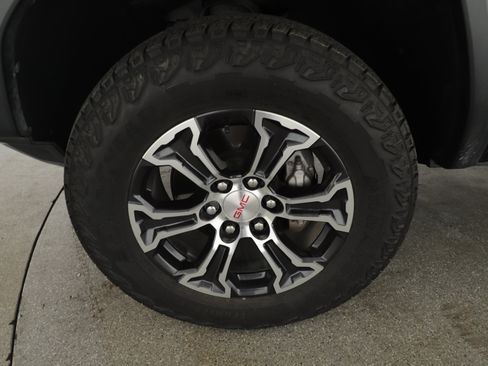 Used 2023 GMC Canyon AT4 w/ Technology Package image 7