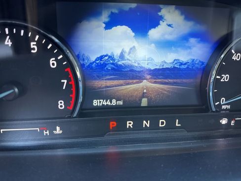 Used 2022 Ford Explorer XLT w/ Equipment Group 202A image 7