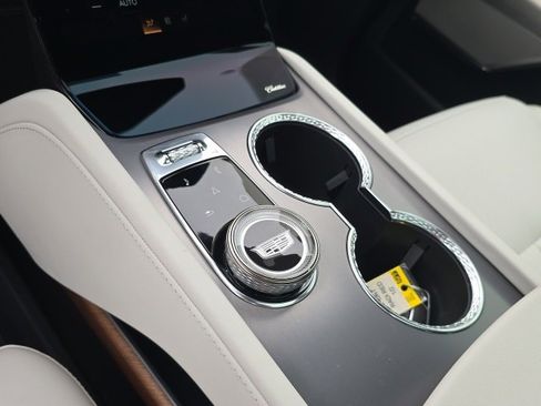 New 2026 Cadillac Vistiq Sport w/ LPO, Floor Liner Package image 31