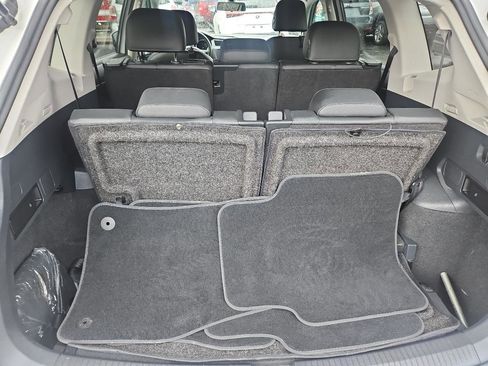 Used 2018 Volkswagen Tiguan SE w/ 3rd Row Seat Package image 35