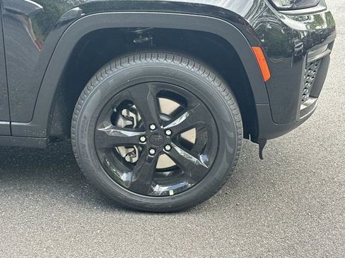 New 2026 Jeep Grand Cherokee L Limited RWD image 14