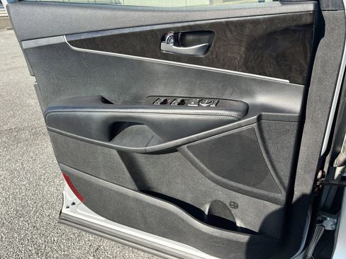 Used 2016 Kia Sorento LX w/ LX Convenience Package image 15