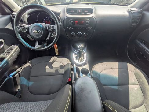 Used 2014 Kia Soul + FWD image 27