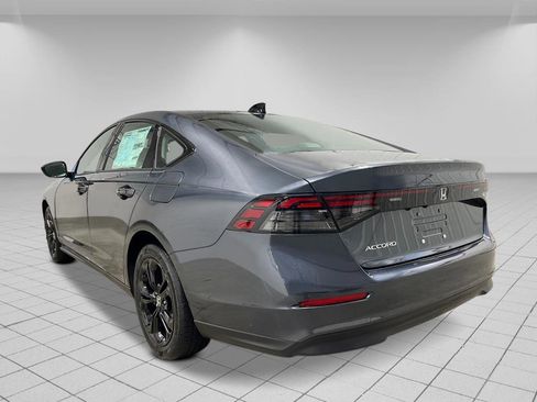 New 2025 Honda Accord SE image 3