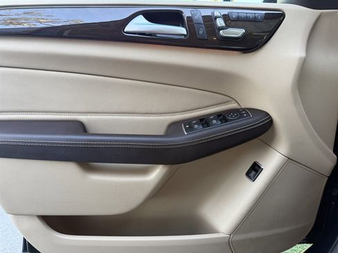 Used 2017 Mercedes-Benz GLS 450 4MATIC w/ Premium Package image 32