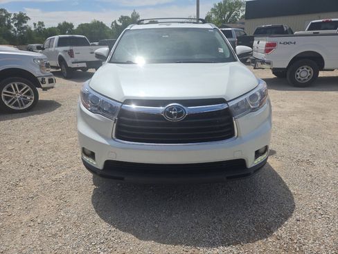 Used 2015 Toyota Highlander Limited w/ Driver Technology Package AWD/4WD image 16