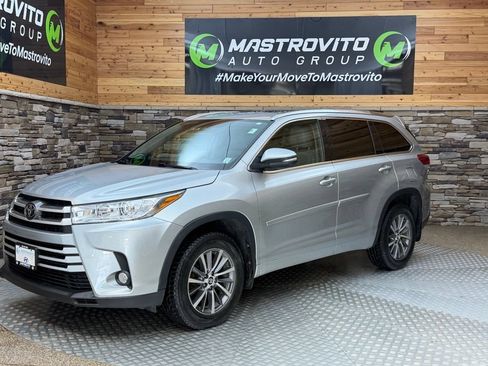 Used 2018 Toyota Highlander XLE AWD/4WD image 10