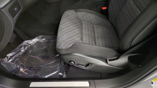 Used 2025 Volvo XC60 B5 Core AWD/4WD image 52