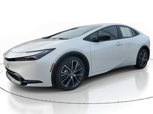 Certified 2025 Toyota Prius Limited image 3