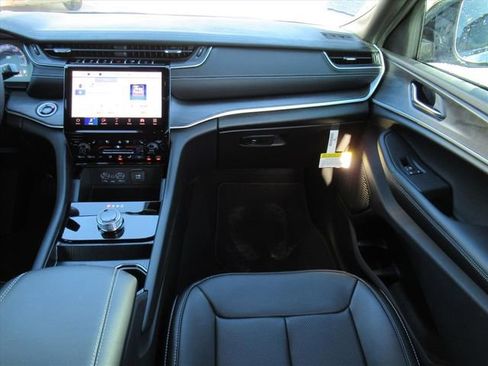 New 2025 Jeep Grand Cherokee L Limited w/ Luxury Tech Group II image 14