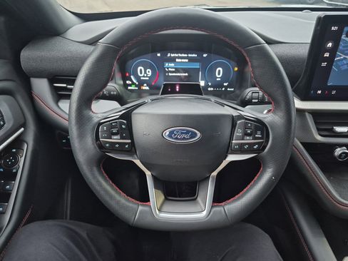 Certified 2025 Ford Explorer ST-Line image 30