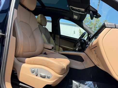 Used 2019 Porsche Macan AWD/4WD image 15
