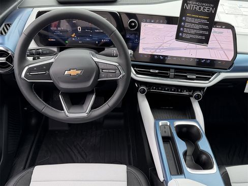 New 2026 Chevrolet Equinox EV LT image 11