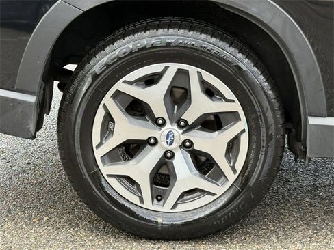 Used 2022 Subaru Forester Premium image 7