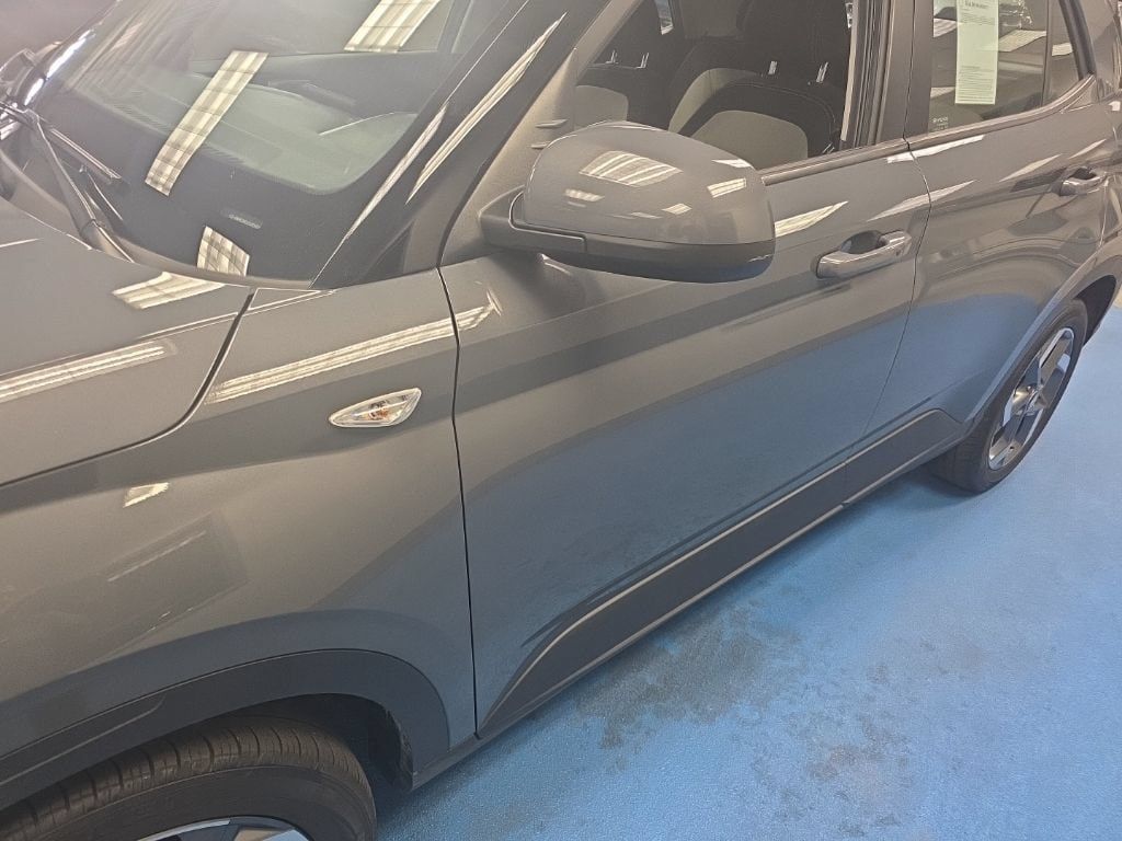 Used 2025 Hyundai Venue SEL FWD image 14