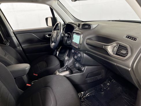 Used 2022 Jeep Renegade Latitude w/ Sun/Sound Group AWD/4WD image 29