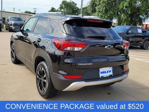 Used 2023 Chevrolet TrailBlazer LT w/ Convenience Package FWD image 3