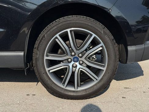 Used 2019 Ford Edge Titanium FWD image 5