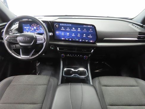 Certified 2025 Chevrolet Traverse LT w/ Midnight/Sport Edition AWD/4WD image 12