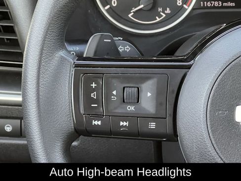 Used 2021 Nissan Rogue SV image 16