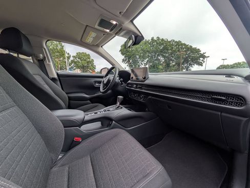Used 2025 Honda HR-V LX image 31