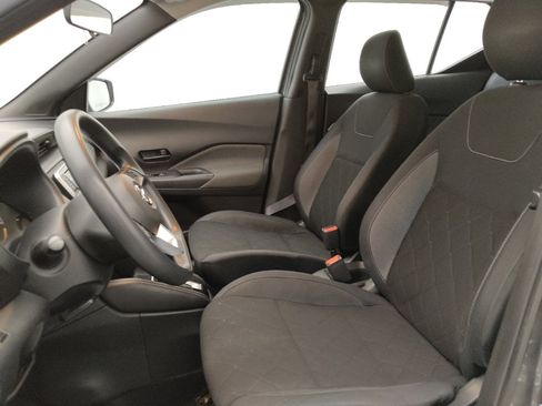 Used 2019 Nissan Kicks S FWD image 17