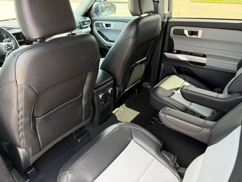 Used 2023 Ford Explorer XLT w/ Equipment Group 202A RWD image 23