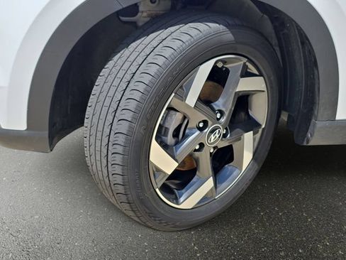 Used 2025 Hyundai Venue SEL FWD image 35