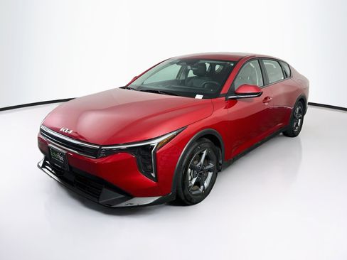 Used 2025 Kia K4 FWD image 3