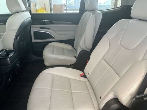 Certified 2021 Kia Telluride EX w/ EX Premium Package AWD/4WD image 27