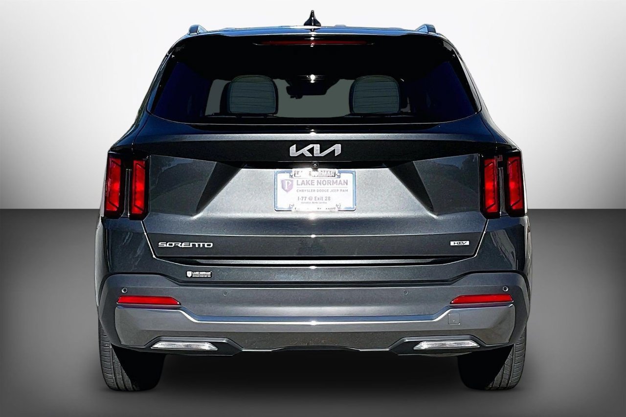 Used 2025 Kia Sorento EX AWD/4WD image 7
