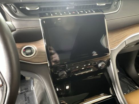 Used 2023 Jeep Grand Cherokee Summit w/ Luxury Tech Group V image 12