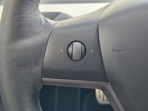 Used 2021 Tesla Model 3 Performance image 29