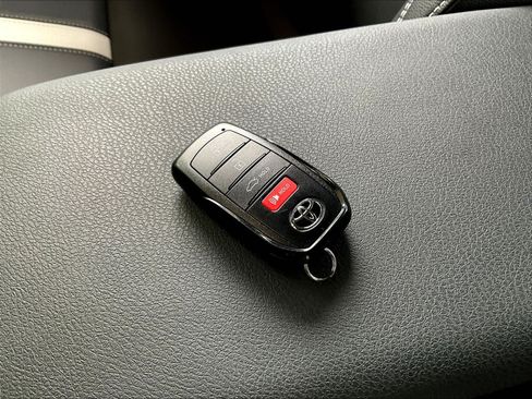 Used 2025 Toyota Camry SE w/ Convenience Package FWD image 33