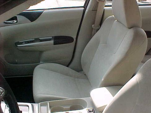 Used 2010 Subaru Impreza 2.5i Premium image 15