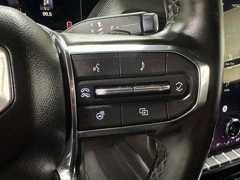 Used 2025 GMC Yukon Denali AWD/4WD image 36