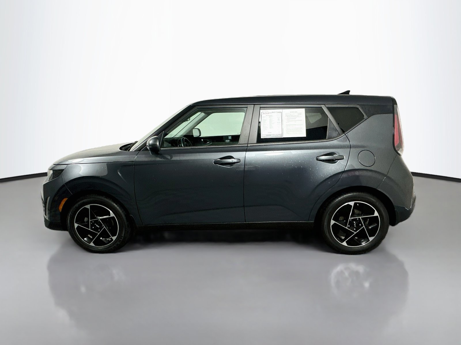 Used 2023 Kia Soul EX FWD image 4