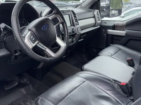 Used 2017 Ford F250 Lariat AWD/4WD image 5