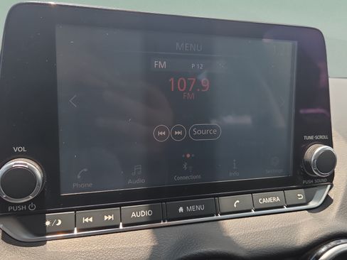 Used 2020 Nissan Sentra SR w/ Electronics Package FWD image 26